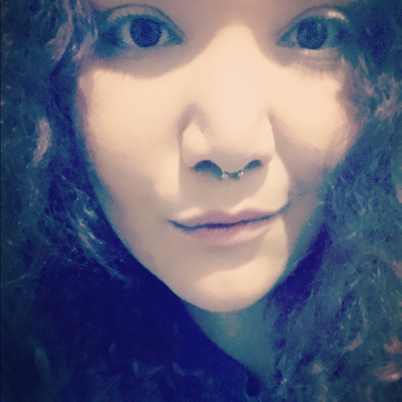 Meet your Posher, Sarah - Picture 2 of 3